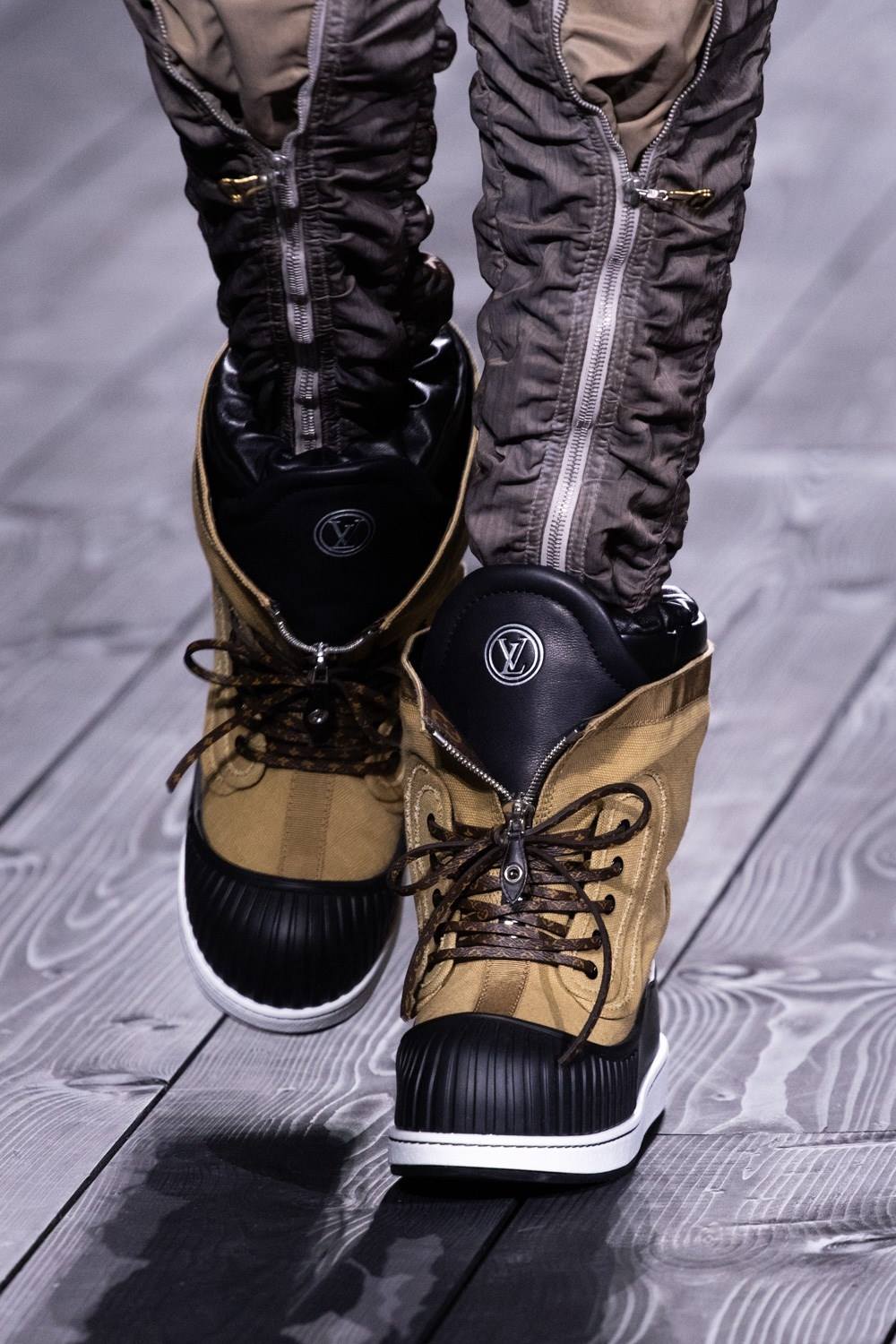 LOUIS VUITTON - FALL 2020 FASHION SHOW DETAILS - NishMagazine